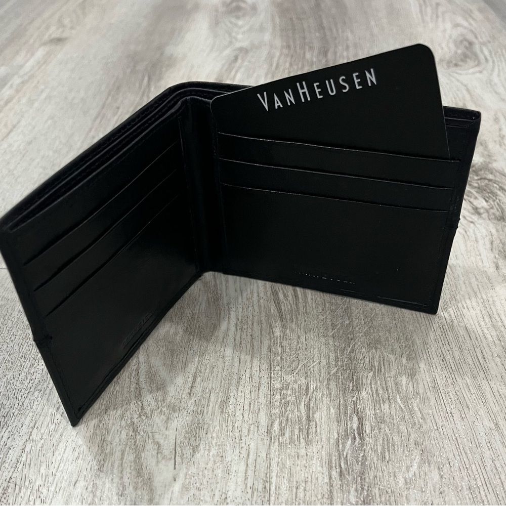 Van Heusen Black Leather Men's Wallet NWOT